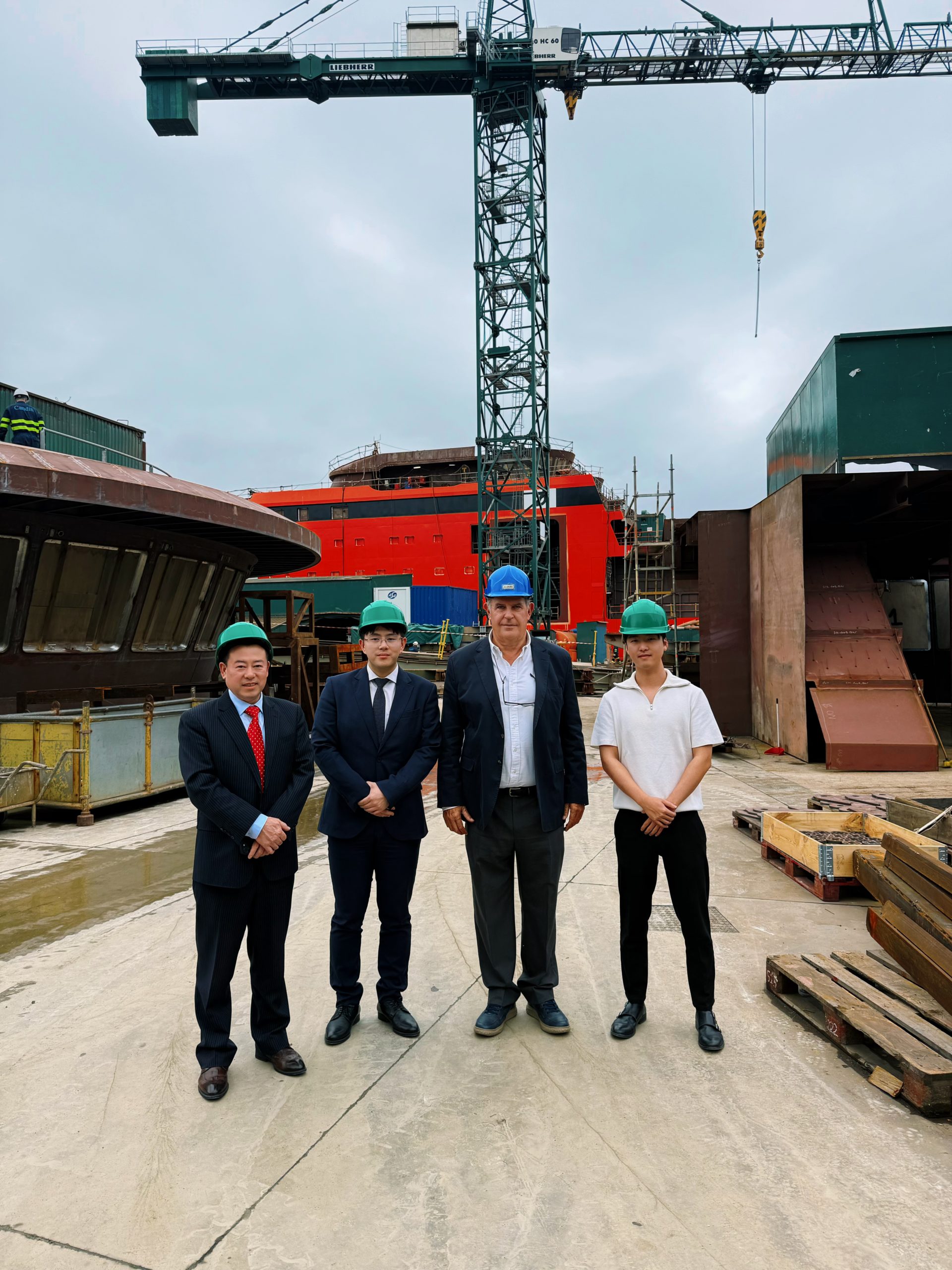 Representantes de ATJEC con Álvaro Platero Díaz en las instalaciones de GONDAN.