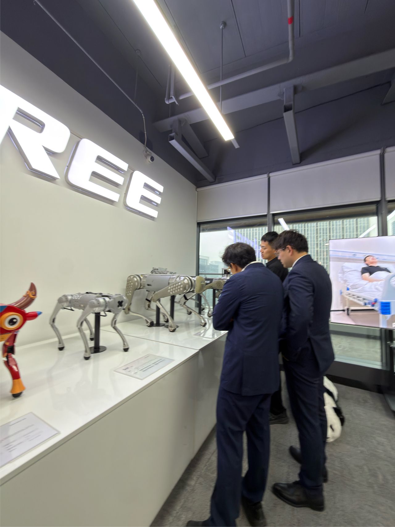 Visita de ATJEC a Unitree Robotics.